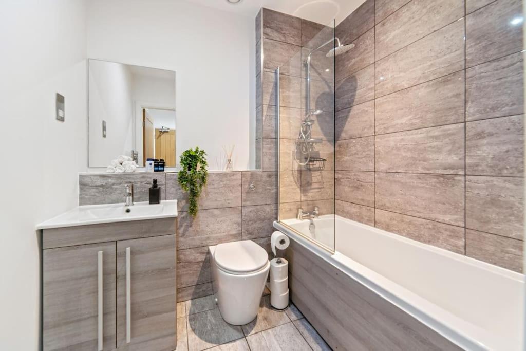Urban Comfort Getaway- Leicester City Centre Экстерьер фото